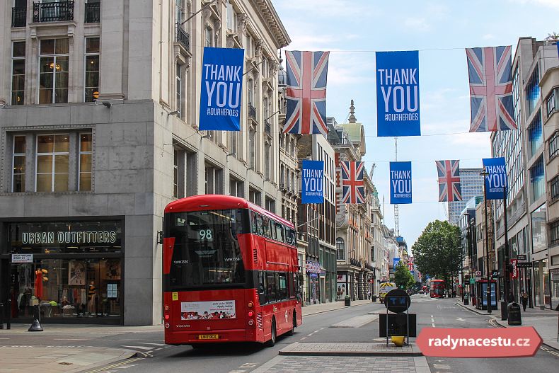 Takto Londýn děkoval svým občanům za ukázněnost v době lockdownu.