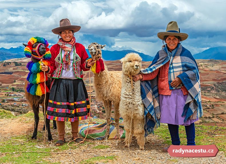 Mírumilovní Peruánci vítají Nový rok festivalem bitek