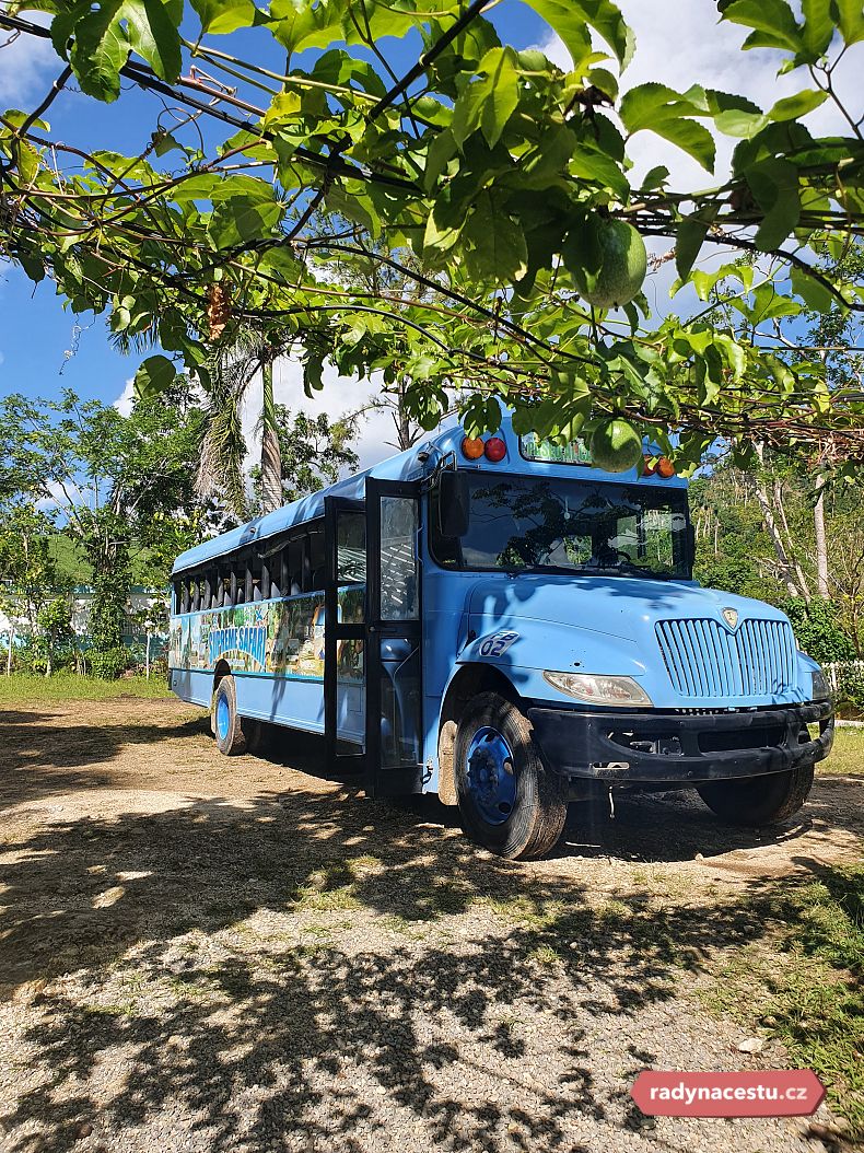 Náš autobus na celodenní výlet