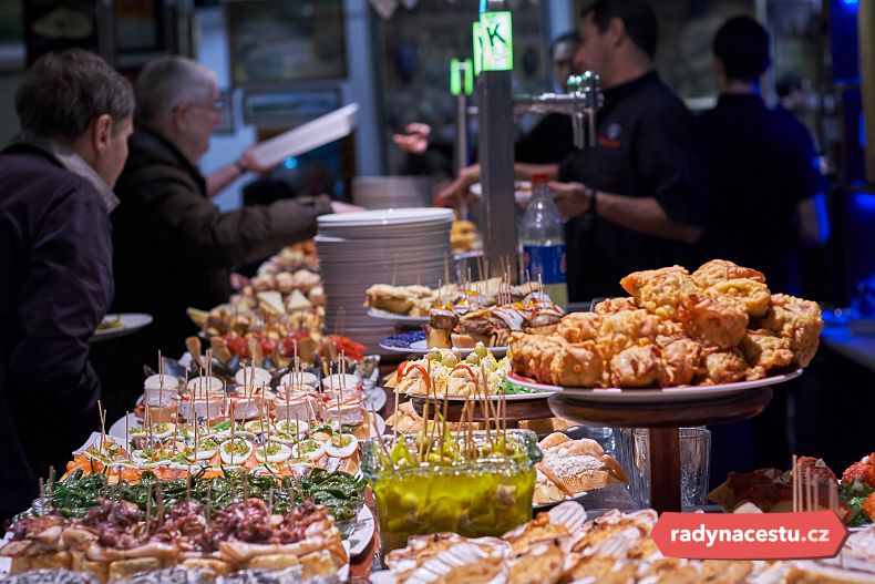 Baskické jednohubky pintxos