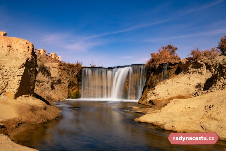 Fascinující krása a vodní souhra vodopádů v NP Wadi El Rayan