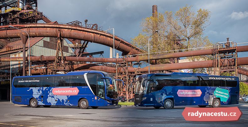 Cestování luxusním busem za zážitky je zase v kurzu