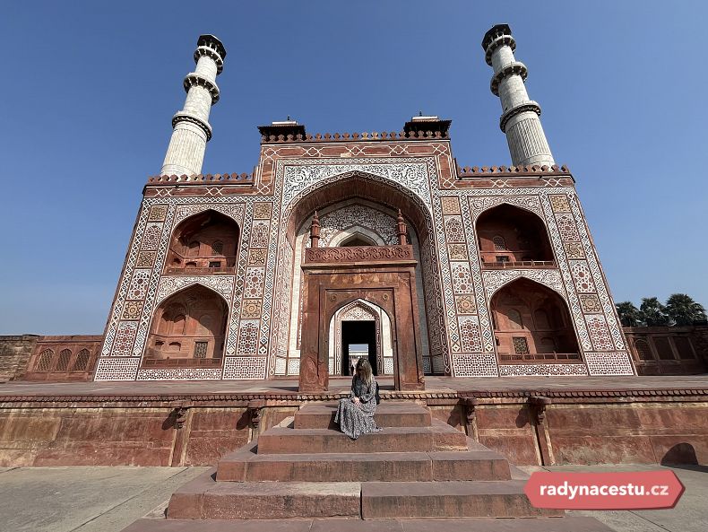 Monumentální hrobka císaře Akbara Velikého