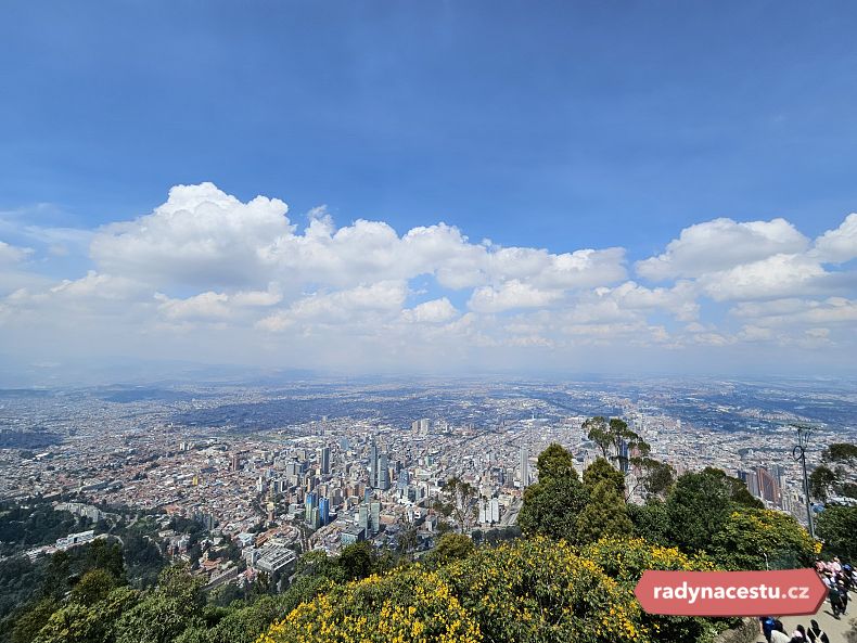 Výhled na Bogotu z vrcholu Monseratte