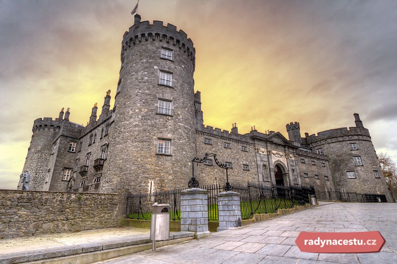 Pohádkový hrad dominující středověkému Kilkenny
