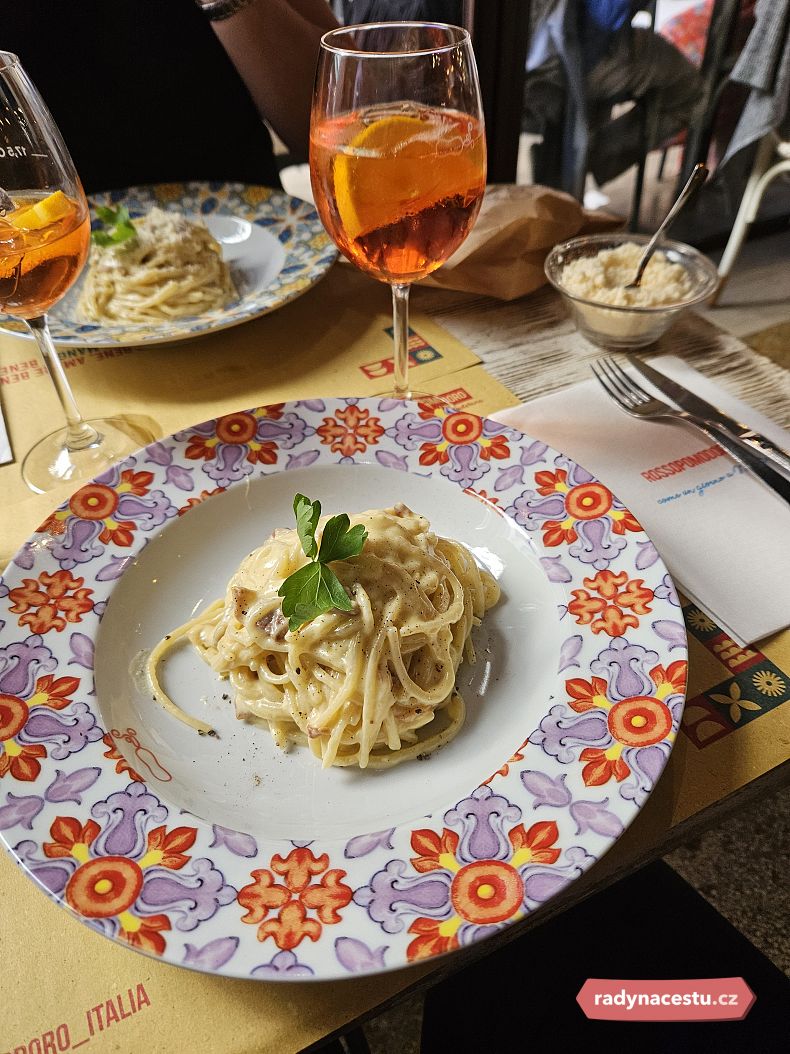 Pravý italský oběd - těstoviny a aperol spritz