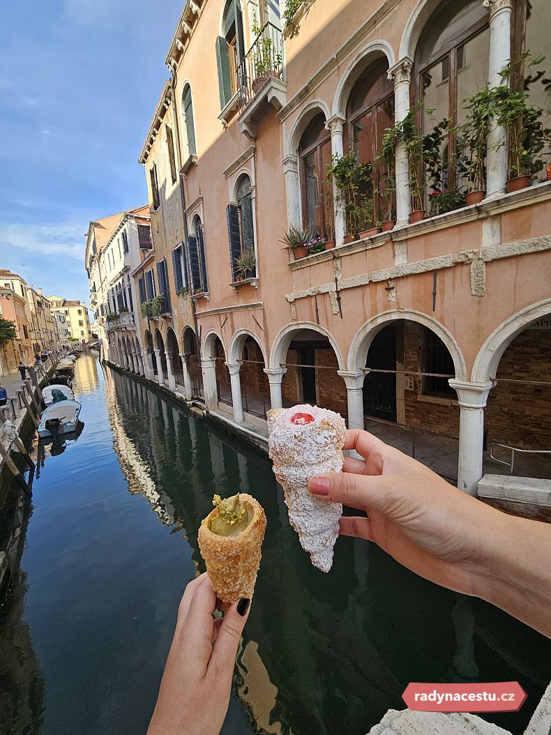 Úžasné plněné trubičky cannoli