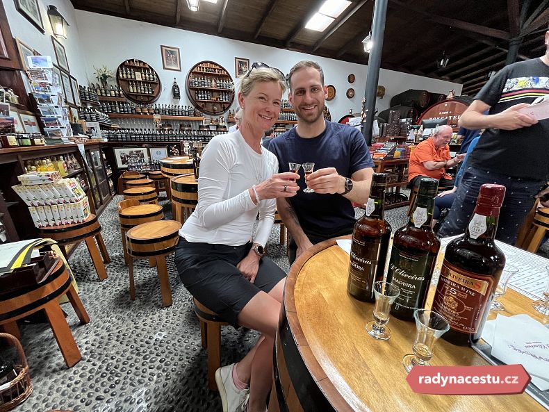 Oliveiras – cestovatelé RNC ochutnávají madeirská vína