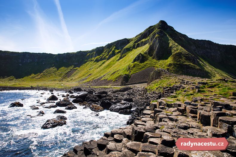 Působivé skalní varhany – Giant's Causeway (Obrův chodník)