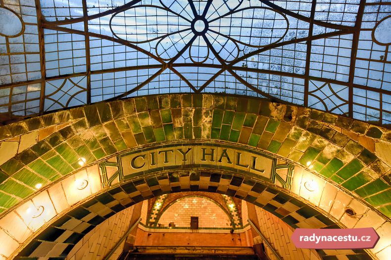 City Hall Station je dnes již opuštěná stanice metra s úchvatnou architekturou