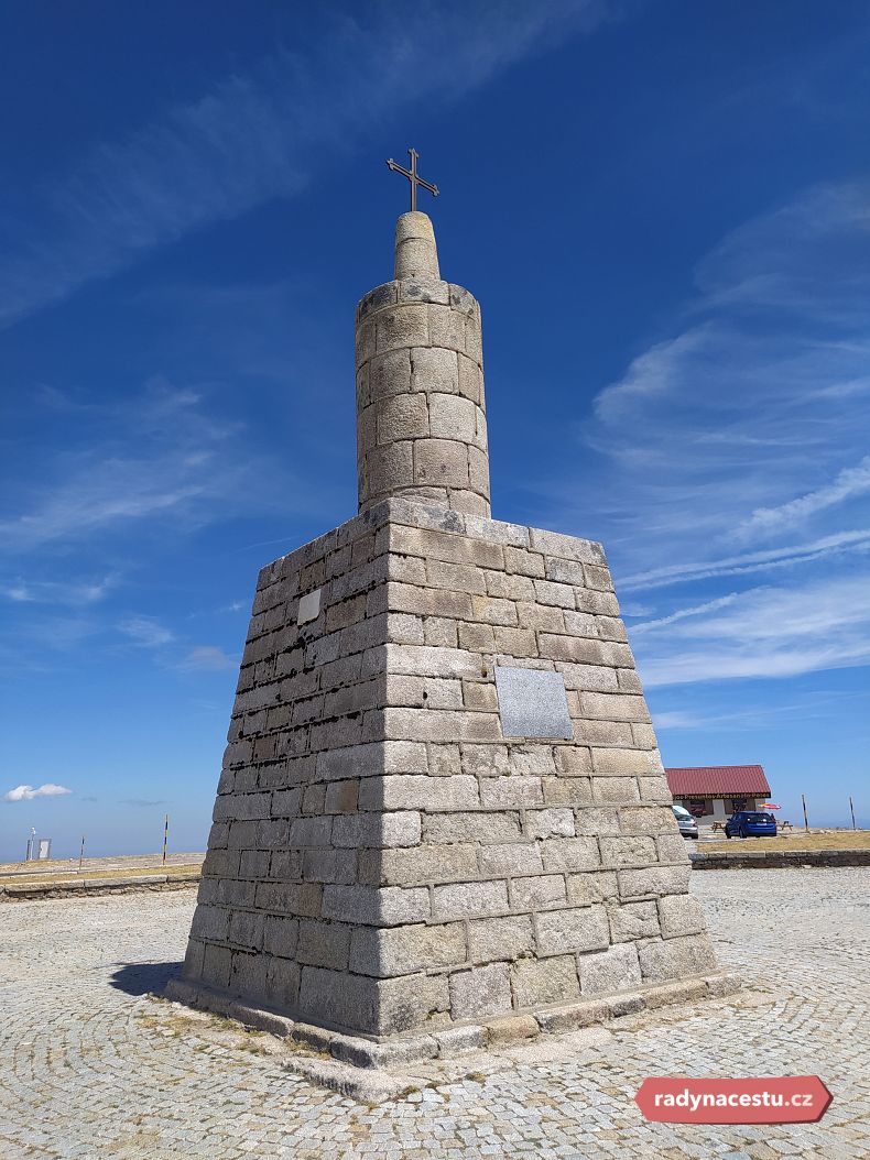 Nejvyšší vrchol Torre (1993 m n. m.)