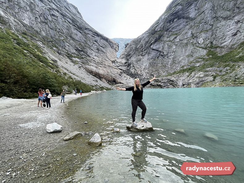 U ledovcového splazu Briksdalsbreen