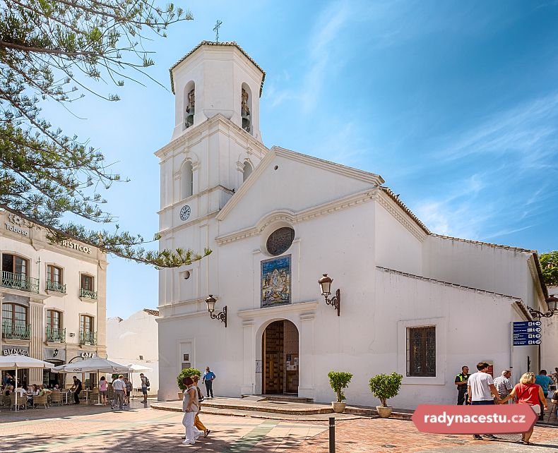 Malebný kostel El Salvador