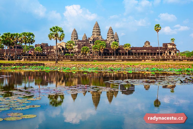 Pohled na největší a nejzachovalejší chrám Angkor Wat