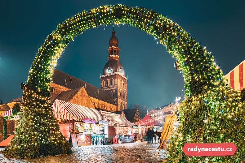 Adventní trhy k tomuto období prostě patří