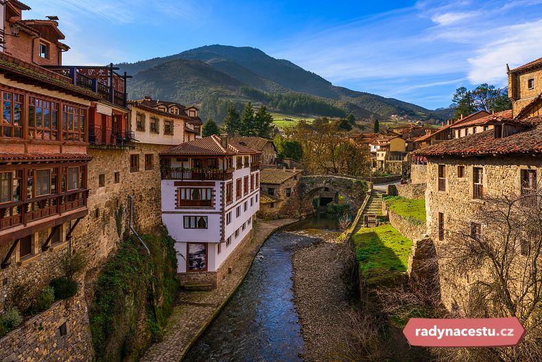 Horská vesnice Potes v Picos de Europa