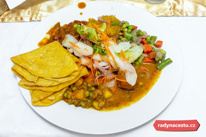 Známý pokrm dholl puri