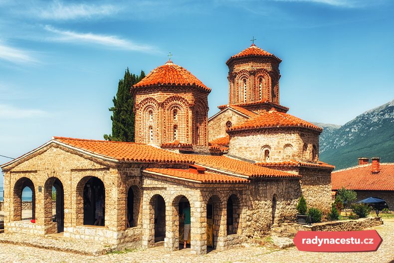 Klášter sv. Nauma v Makedonii u jezera Ohrid je oblíbeným cílem