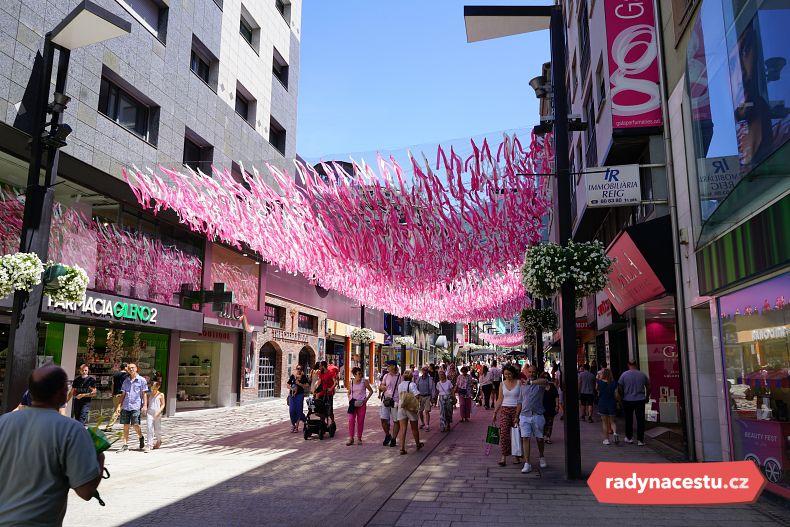 Nakupování k Andoře zkrátka patří