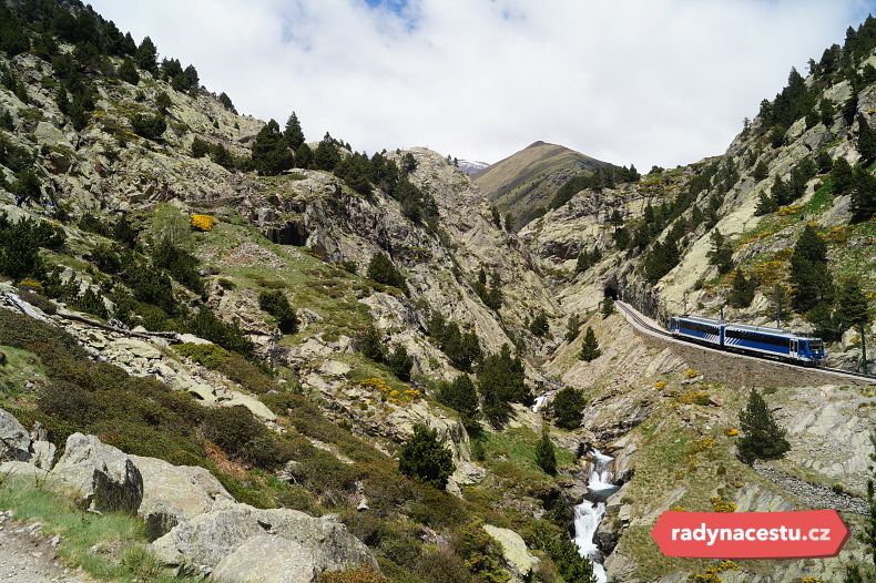 Nezapomenutelná panoramatická jízda zubačkou do údolí Núria