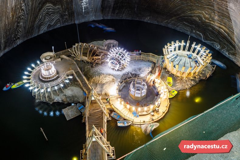 Zábavní atrakce uprostřed solného dolu