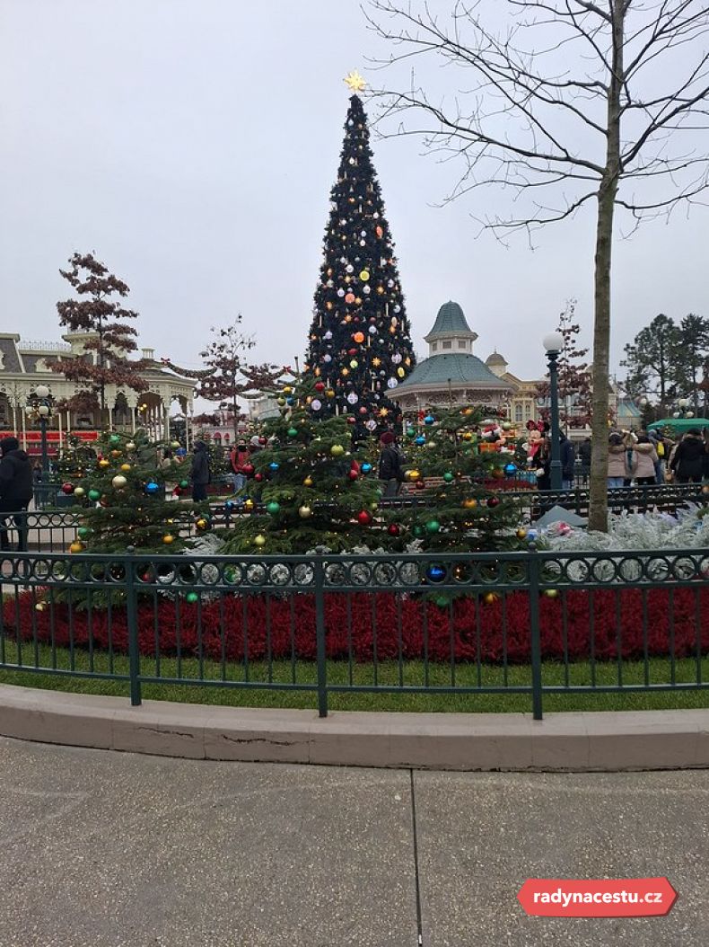 Sváteční výzdoba v Disneylandu