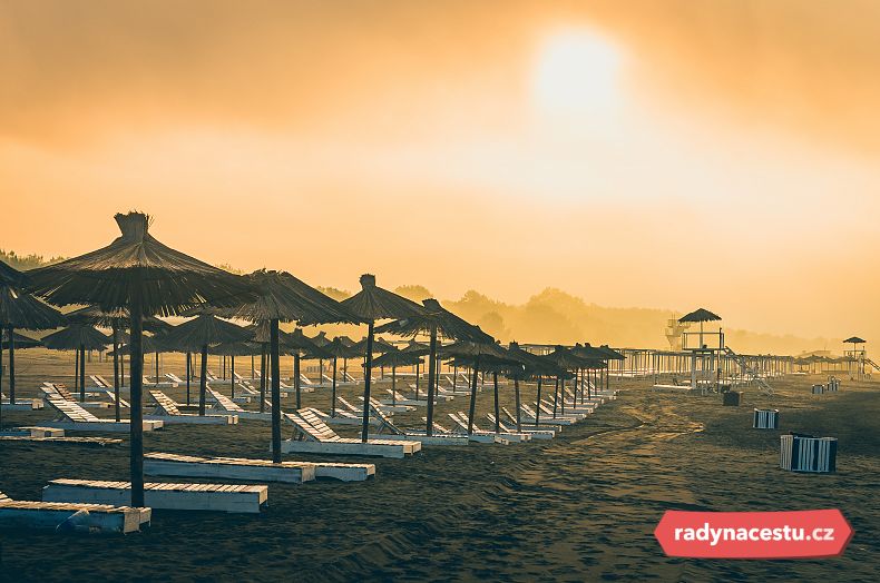 Východy a západy slunce na ulcinjských plážích