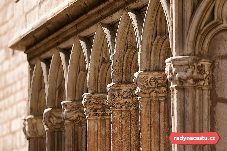 Návštěvníci sem přicházejí obdivovat její architekturu