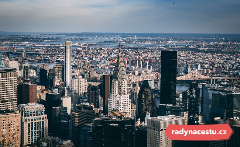 Vrchol mrakodrapu byl dokončen v naprosté tajnosti