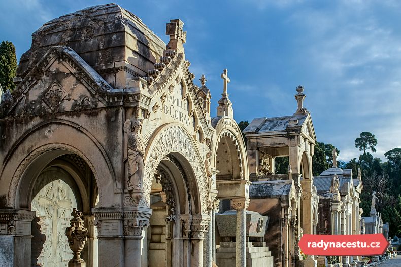 Hřbitov je místem plným symboliky