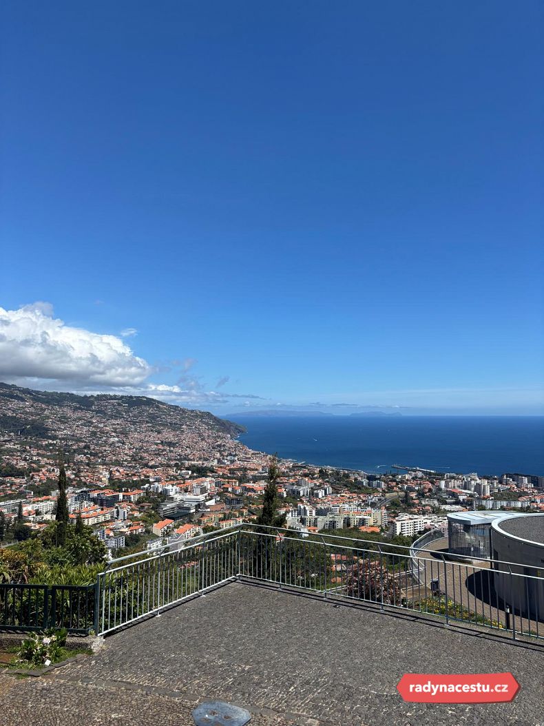 Výhled z Pico dos Barcelos