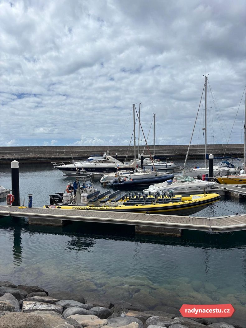 Ta žlutá čekala na nás