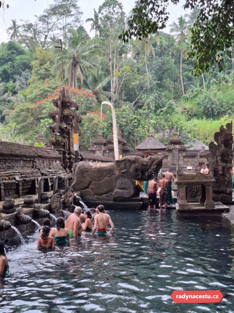 Očistná koupel na posvátném místě