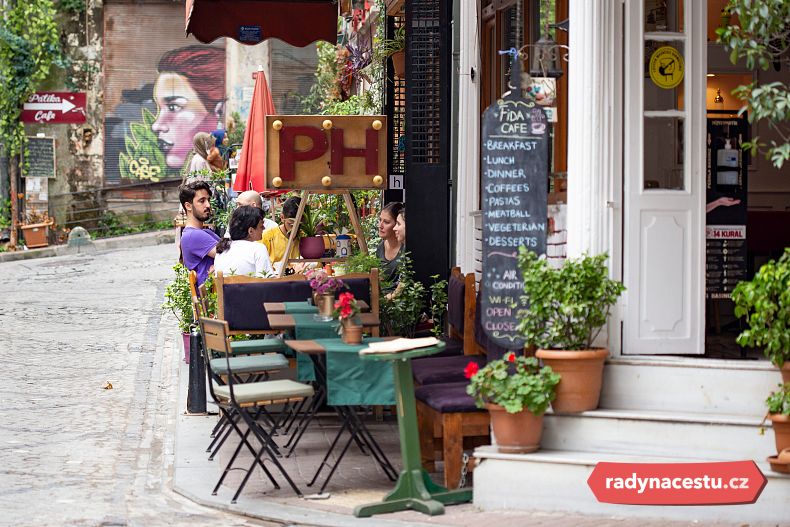 První kavárny vznikaly v Egyptě