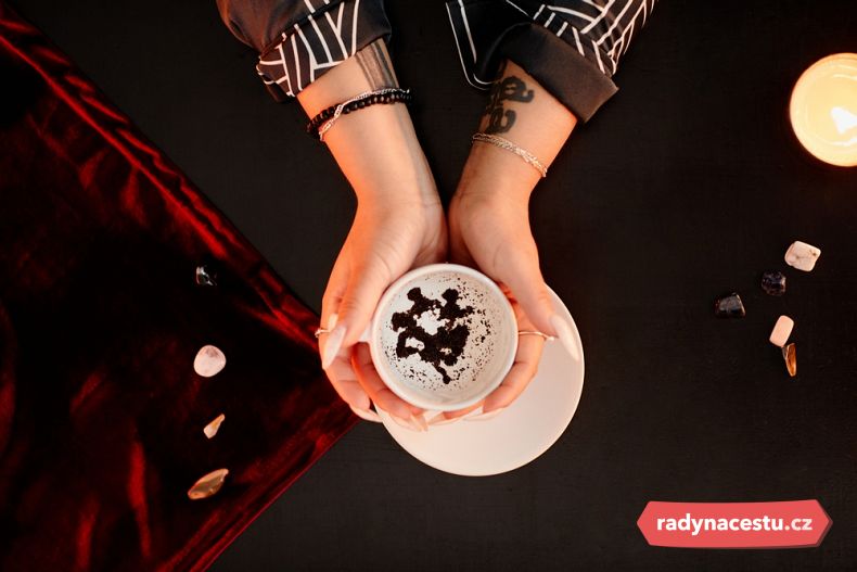 Zkuste si čtení z kávové sedliny