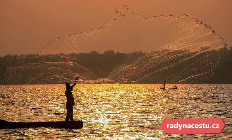 Místní rybáři na Viktoriině jezeru