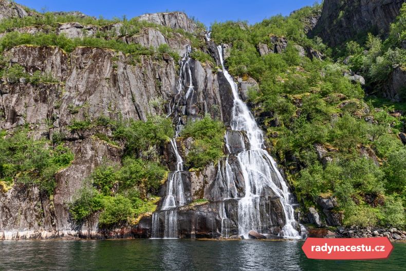 Unikátní kaskádovité vodopády