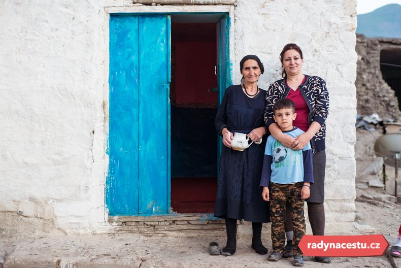 V klasických vesnických domech žije několik generací