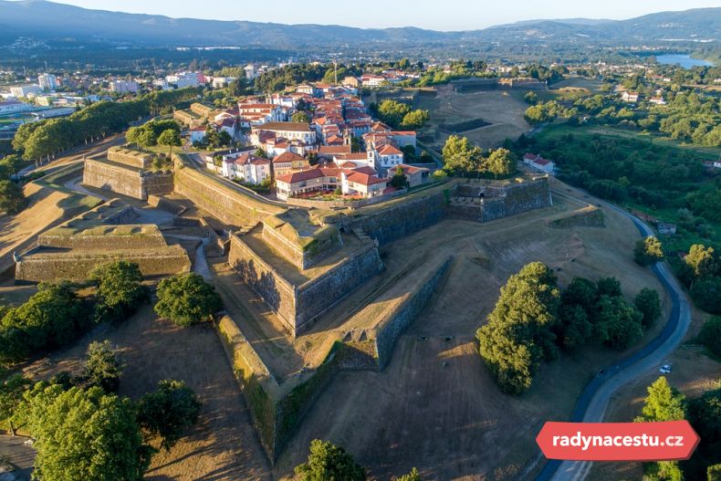 Hradby okolo města Valença