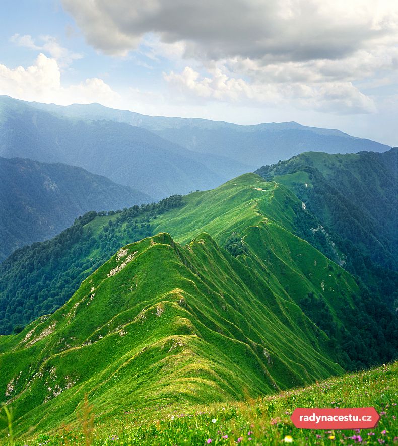 Východní Kavkaz nabízí únik z měst a nádhernou přírodu