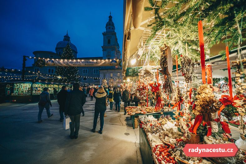 Kouzelná výzdoba na adventních trzích v Salzburgu