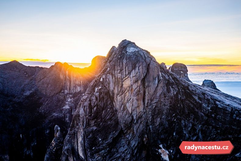 Nejvyšší hora nejen Bornea, ale i celé Malajsie