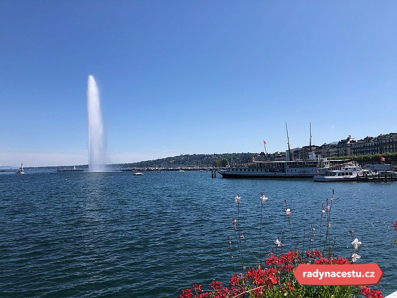 Dominanta města Ženevy – vodotrysk Jet d´Eau