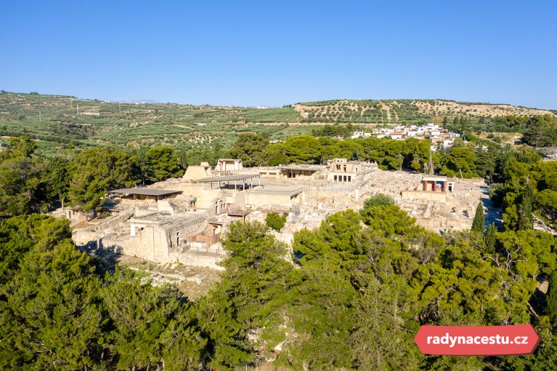 Hlavním centrem bylo město Knóssos