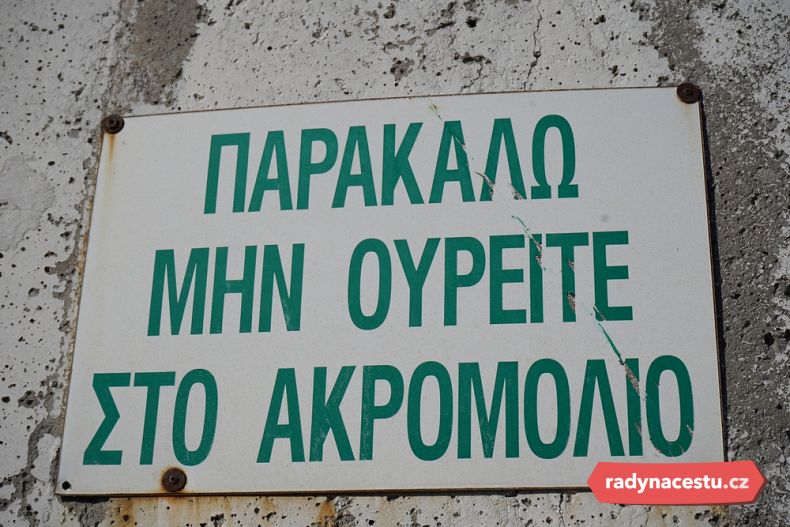 Řečtina je sice oficiálním jazykem, ale místní mají svůj osobitý dialekt