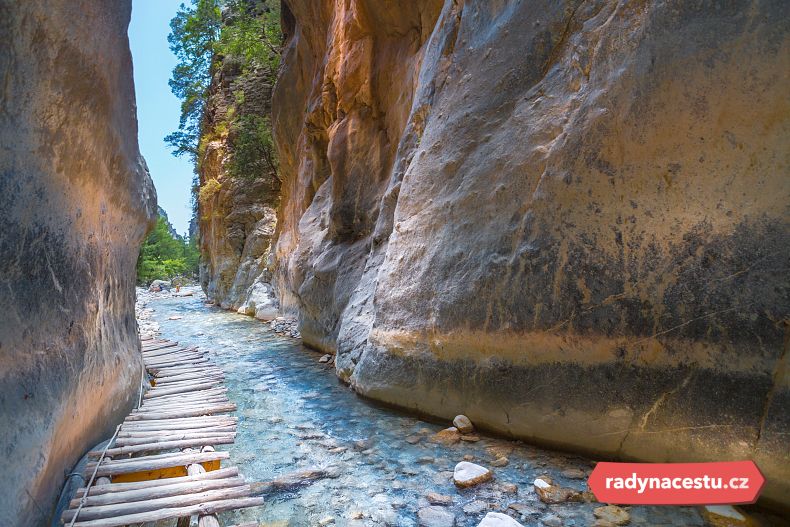 Soutěska Samaria leží ve stejnojmenném národním parku v pohoří Lefka Ori