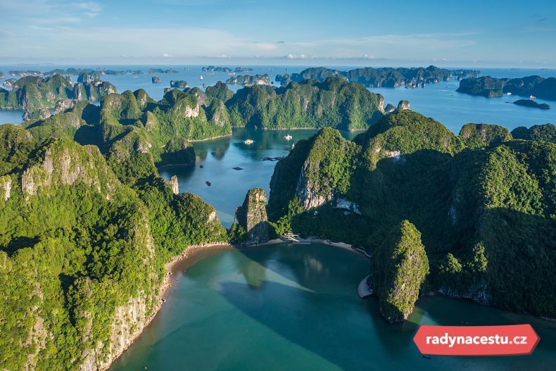 Letecký pohled na záliv Ha Long