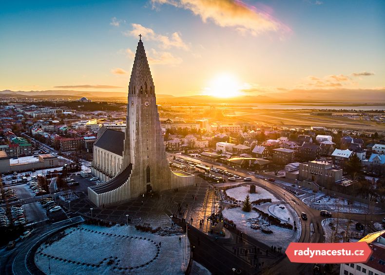 Hallgrimskirkja kostel a panorama města Reykjavík
