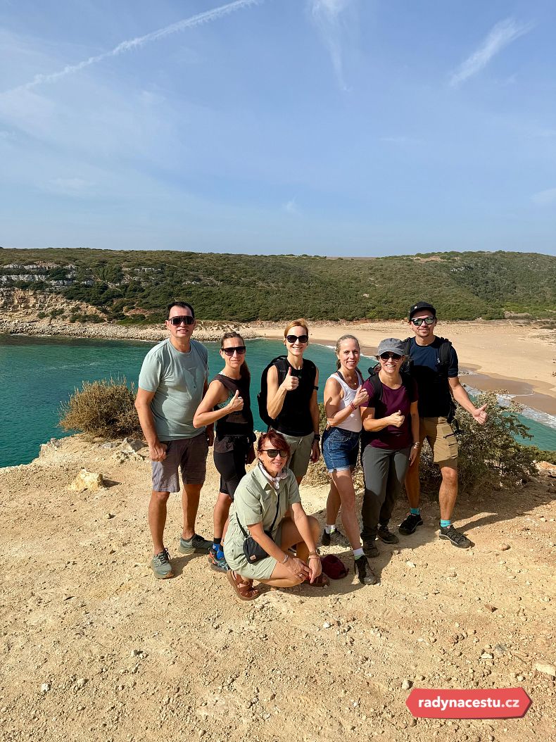 V Algarve se, kromě nadšených cestovatelů, setkává divoká krása oceánu se sluncem zalitými cestami!