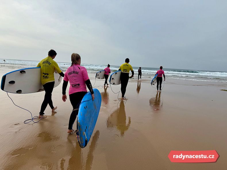 Oceán volá! Surfování v Algarve je jedinečný zážitek.